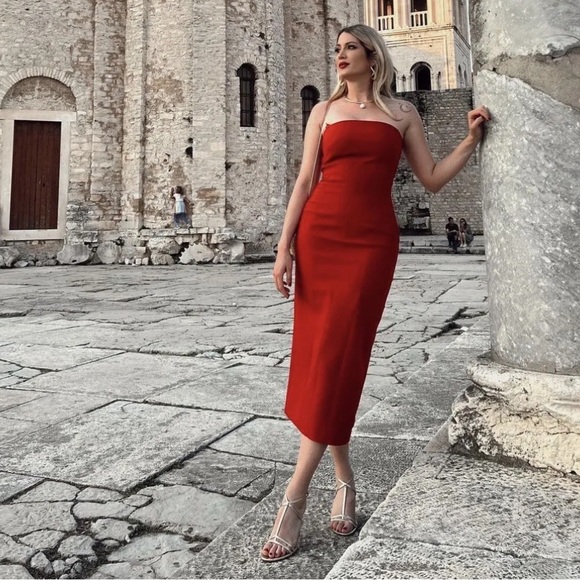 Last one ๐จ Zara Red Fitted Strapless Bodycon Midi Dress stretchy back Slit NWT - Picture 13 of 16